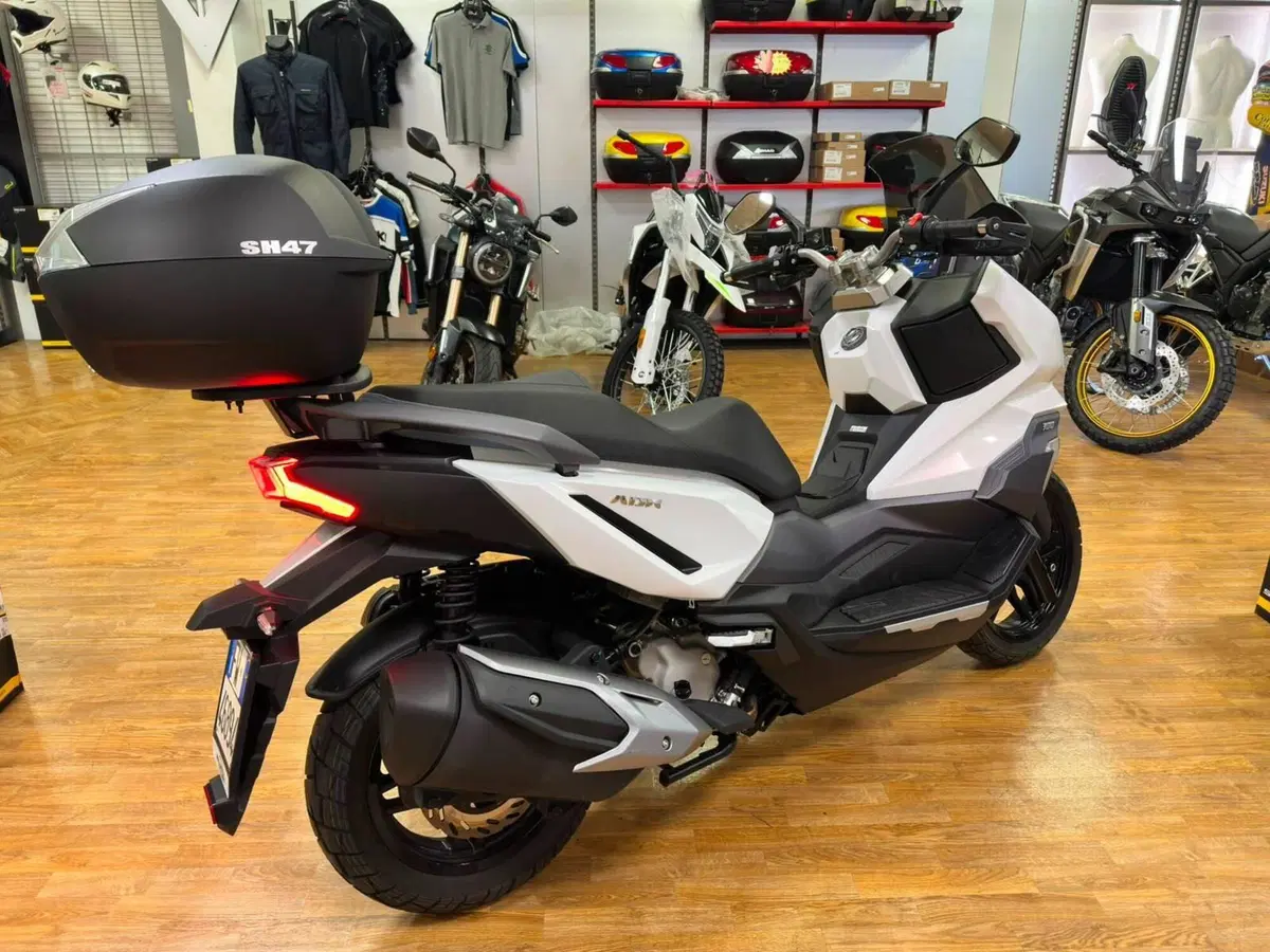 Sym ADX 300 (2024 - 26) (3)