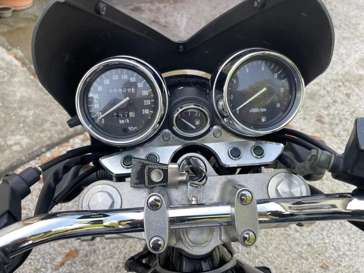 Suzuki GSX 750 (1998 - 03) (5)