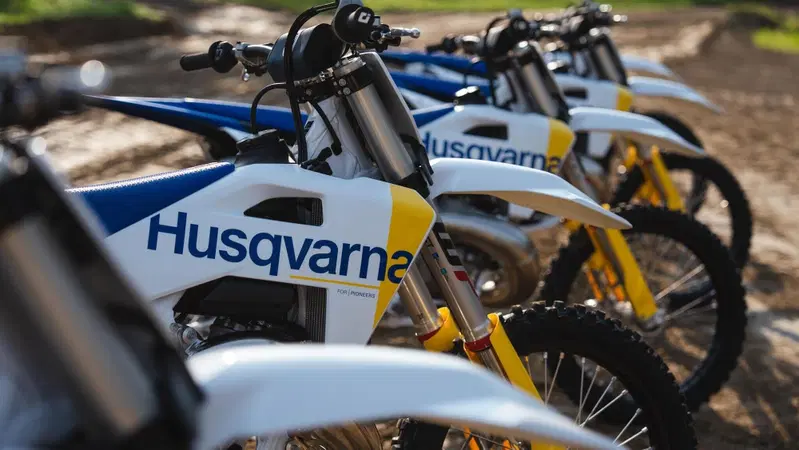 125 vs. 250 vs. 300 vs. 450! Tutte contro tutte, quale &egrave; la migliore per fare motocross? [VIDEO]