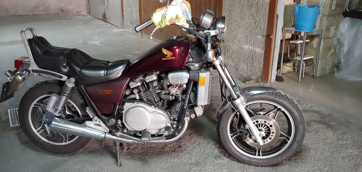 Honda vf 750 custom