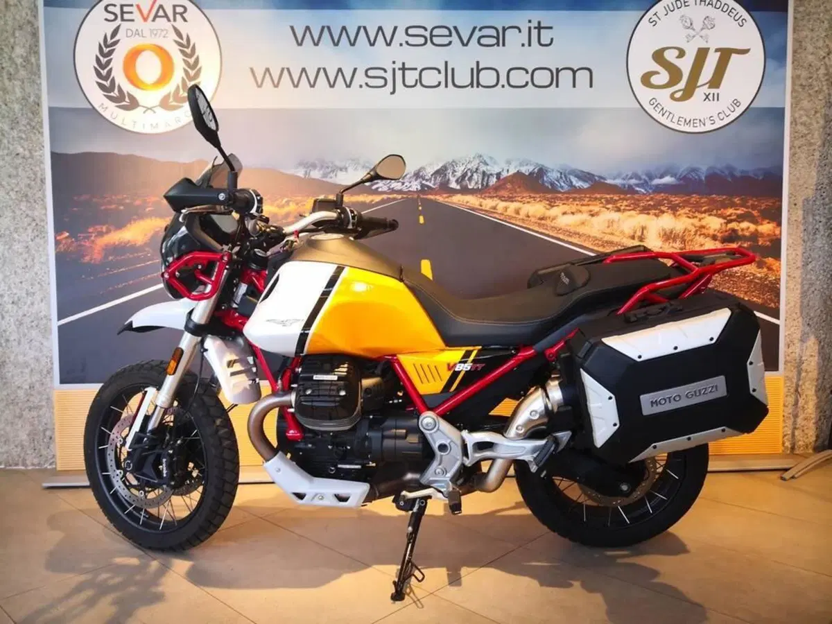 Moto Guzzi V85 TT Evocative Graphics (2021 - 23) (7)