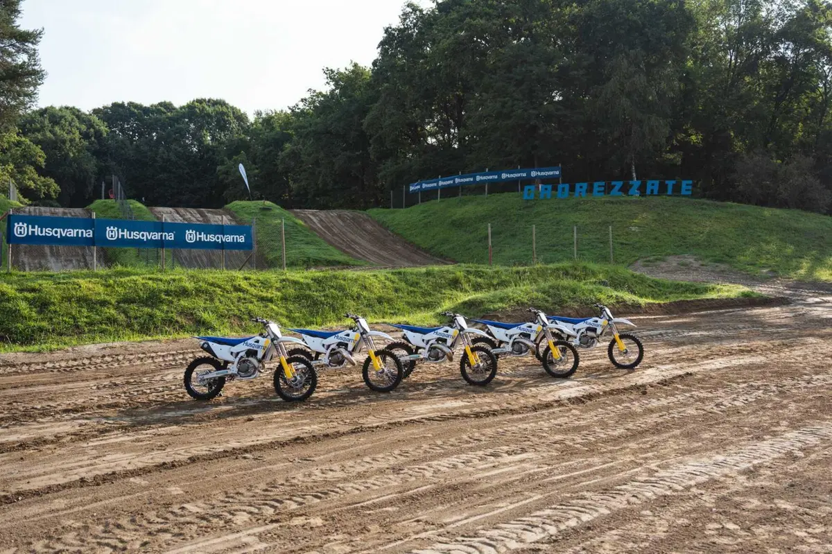 125 vs. 250 vs. 300 vs. 450! Tutte contro tutte, quale è la migliore per fare motocross? [VIDEO] (2)