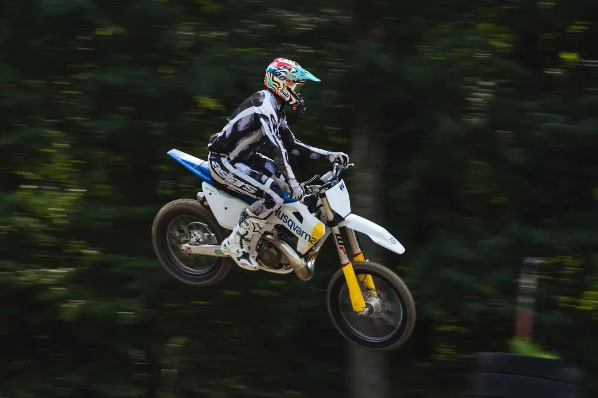 125 vs. 250 vs. 300 vs. 450! Tutte contro tutte, quale è la migliore per fare motocross? [VIDEO] (14)
