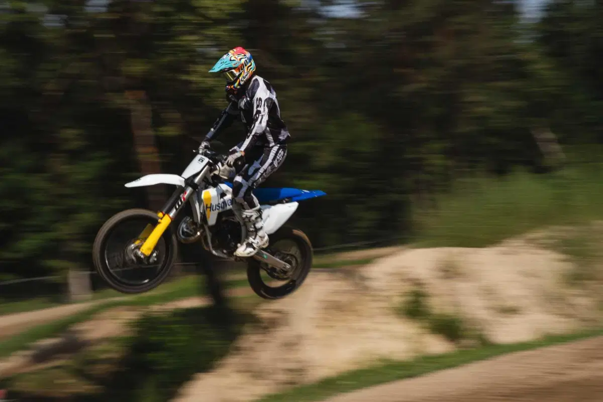 125 vs. 250 vs. 300 vs. 450! Tutte contro tutte, quale è la migliore per fare motocross? [VIDEO] (17)