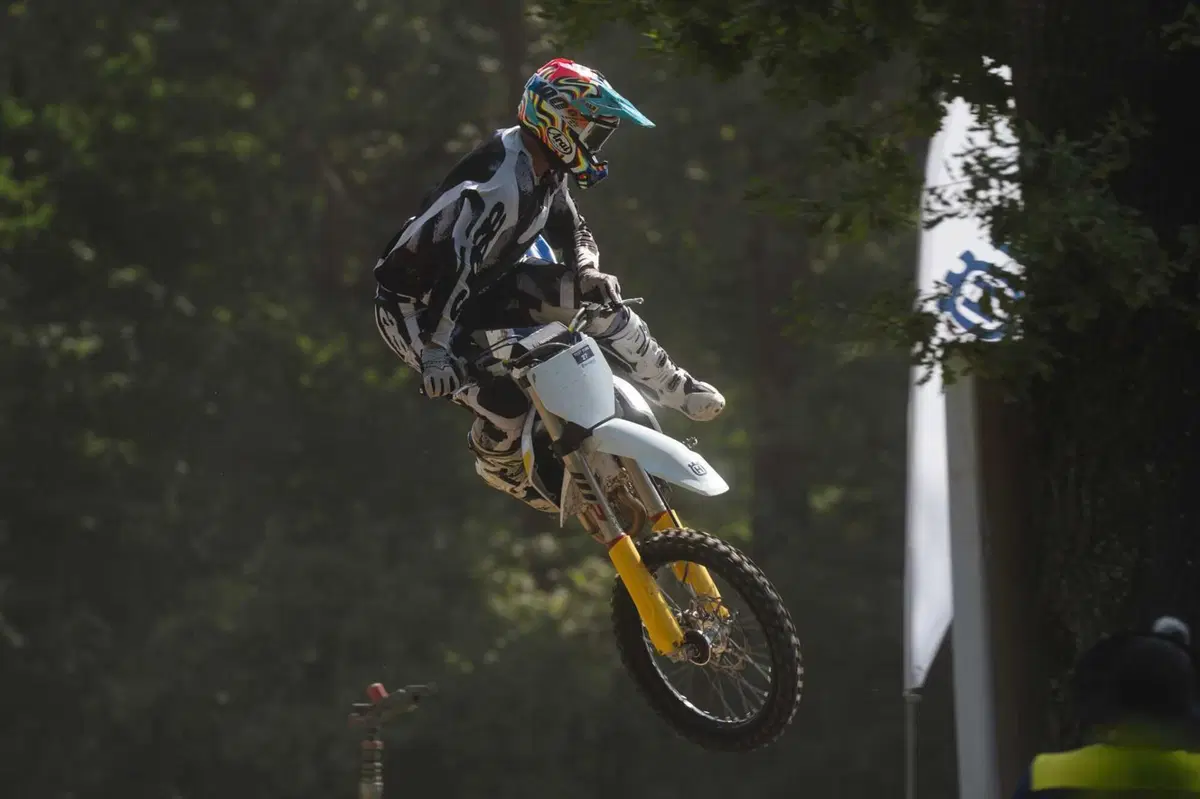 125 vs. 250 vs. 300 vs. 450! Tutte contro tutte, quale è la migliore per fare motocross? [VIDEO] (28)