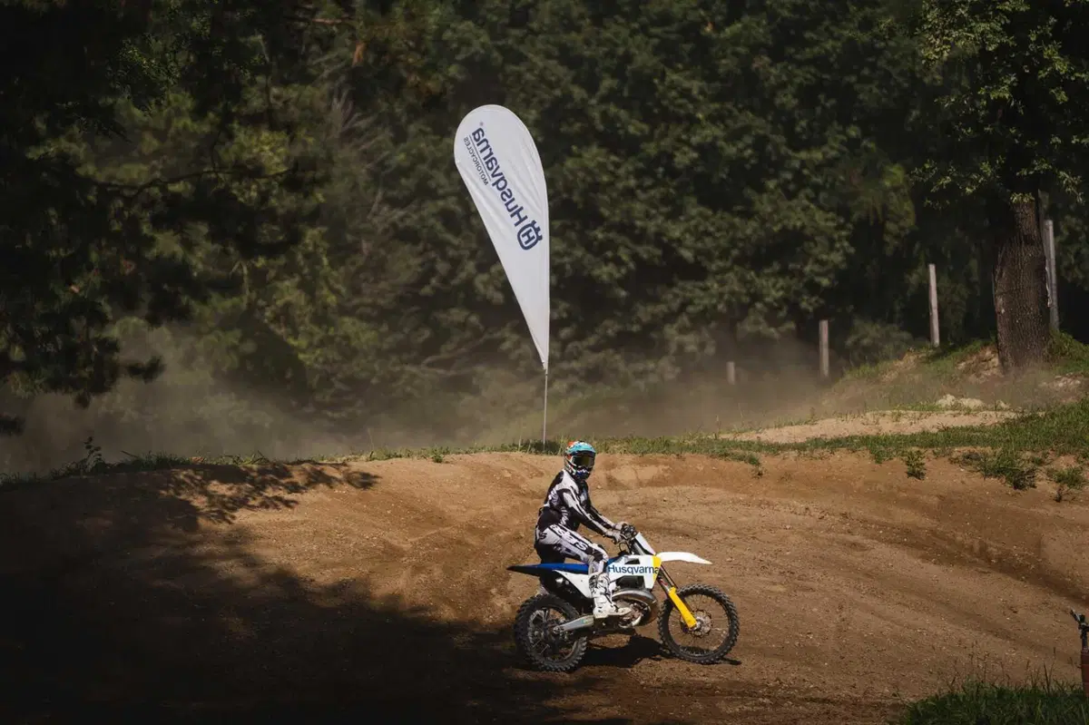 125 vs. 250 vs. 300 vs. 450! Tutte contro tutte, quale è la migliore per fare motocross? [VIDEO] (38)