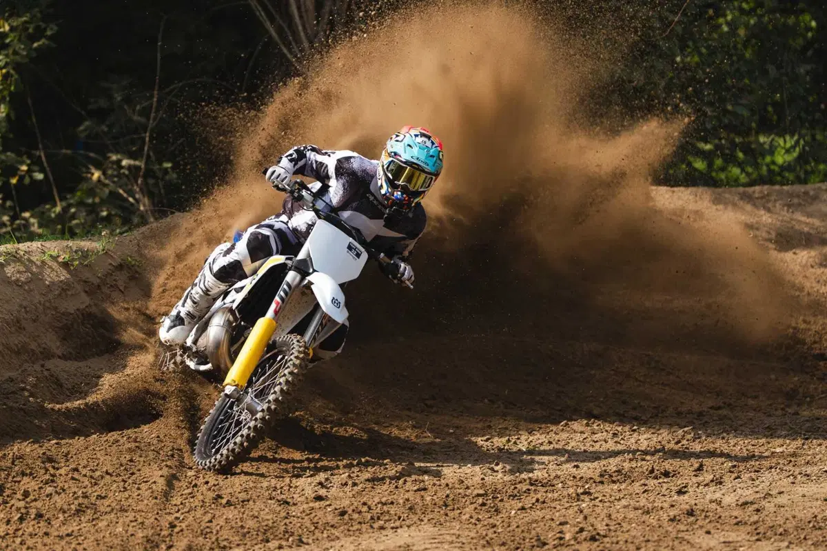 125 vs. 250 vs. 300 vs. 450! Tutte contro tutte, quale è la migliore per fare motocross? [VIDEO] (16)