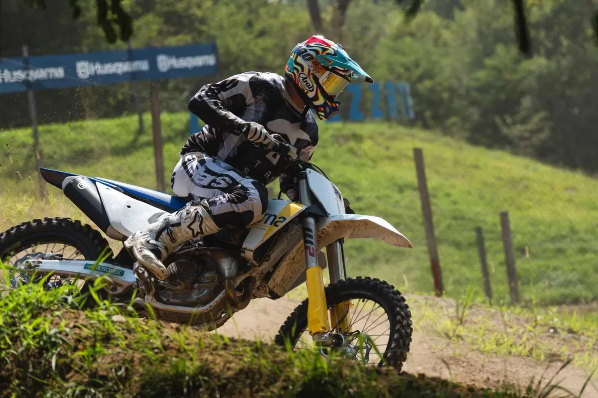 125 vs. 250 vs. 300 vs. 450! Tutte contro tutte, quale è la migliore per fare motocross? [VIDEO] (31)