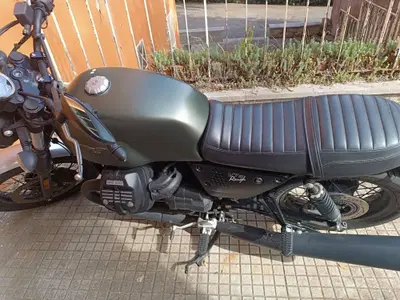 Moto Guzzi V7 III Rough (2018 - 20) usata