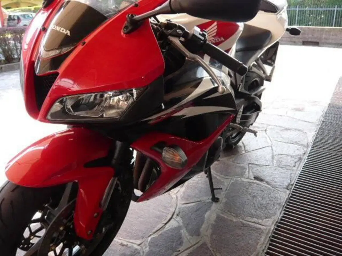 Honda CBR 600 RR (2007 - 08) (3)