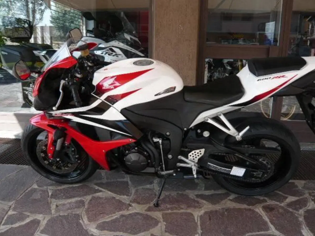 Honda CBR 600 RR (2007 - 08) (7)