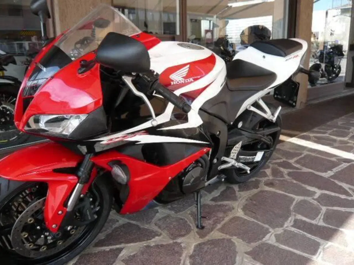 Honda CBR 600 RR (2007 - 08) (8)