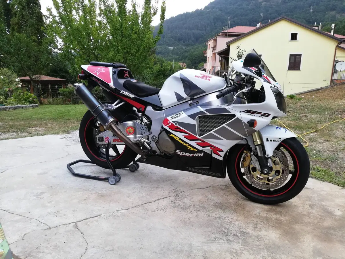 Honda VTR 1000 SP-2 (2002 - 06) (5)
