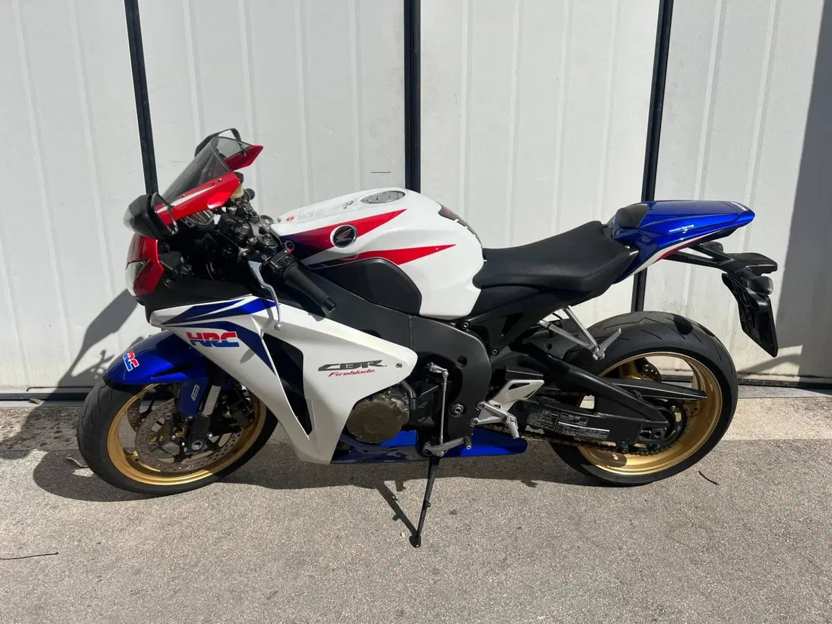 Honda CBR 1000 RR Fireblade (2008 - 11) (2)