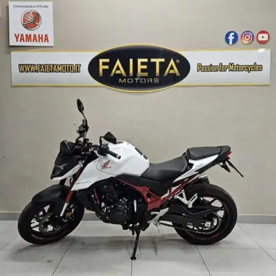 Honda CB 750 Hornet (2023 - 24) usata