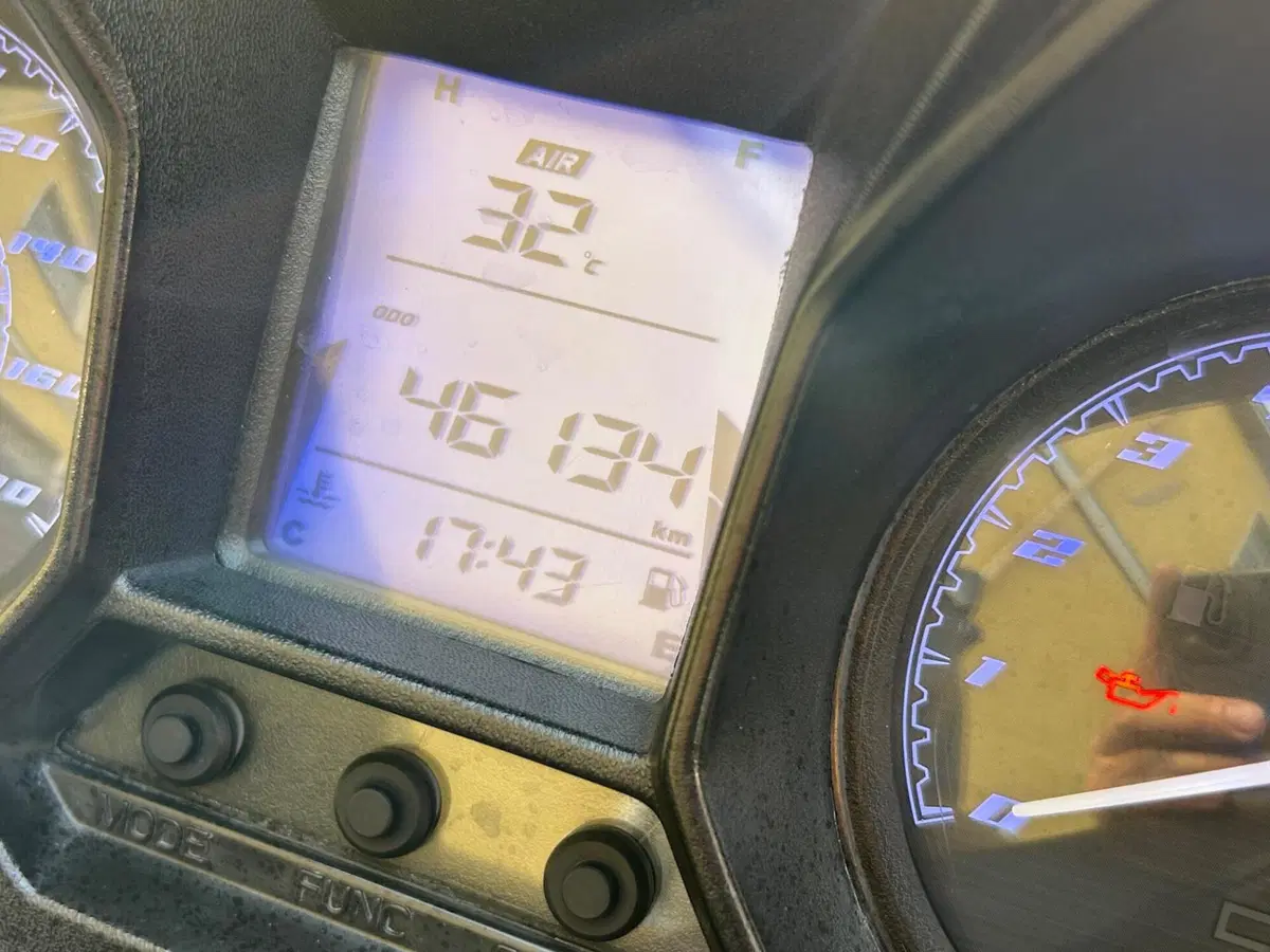 Kymco Downtown 350i ABS (2016 - 20) (14)