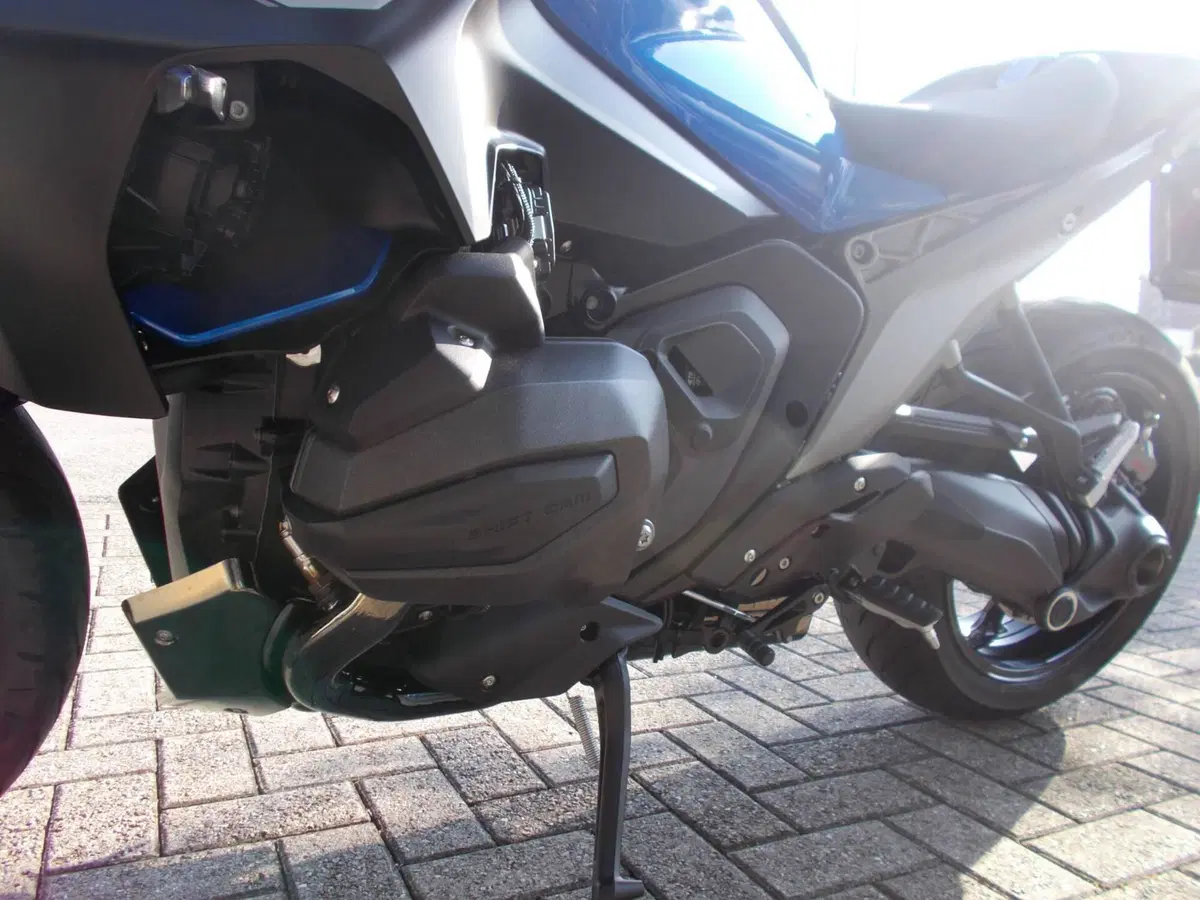 Bmw R 1300 R (2026 - 27) (4)