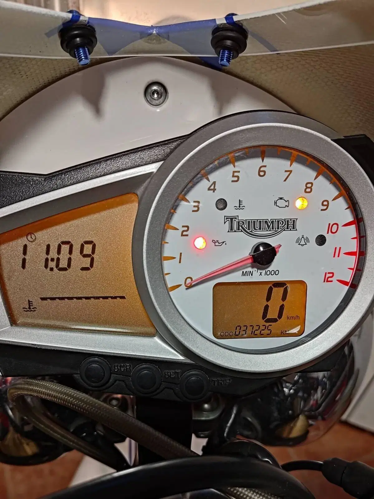 Triumph Speed Triple 1050 (2005 - 11) (8)