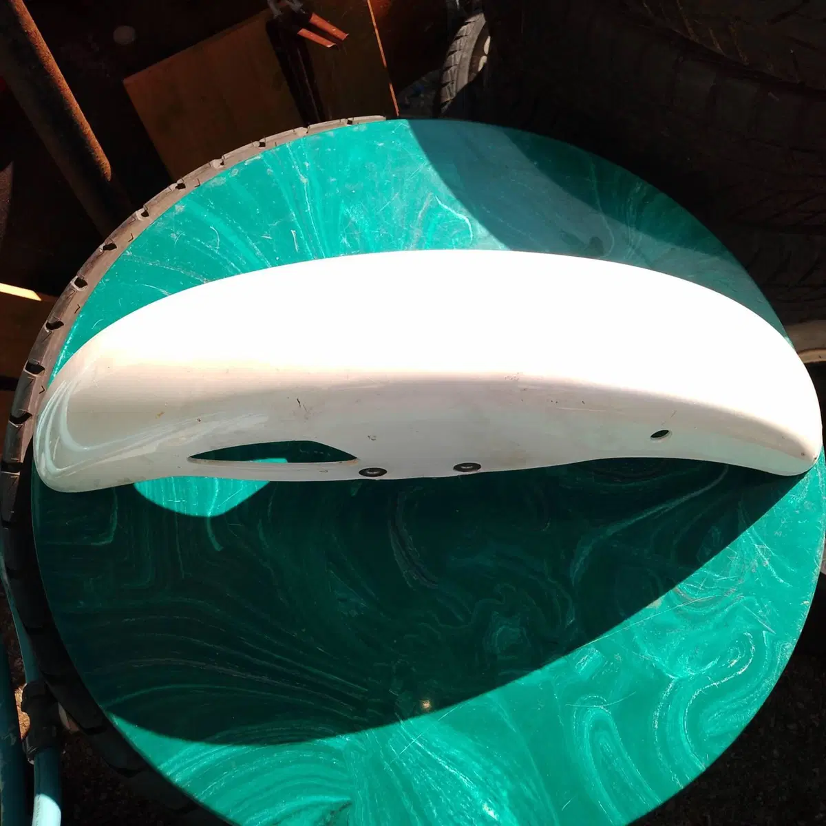 Parafango ant verniciato bianco Suzuki Gsx400F00