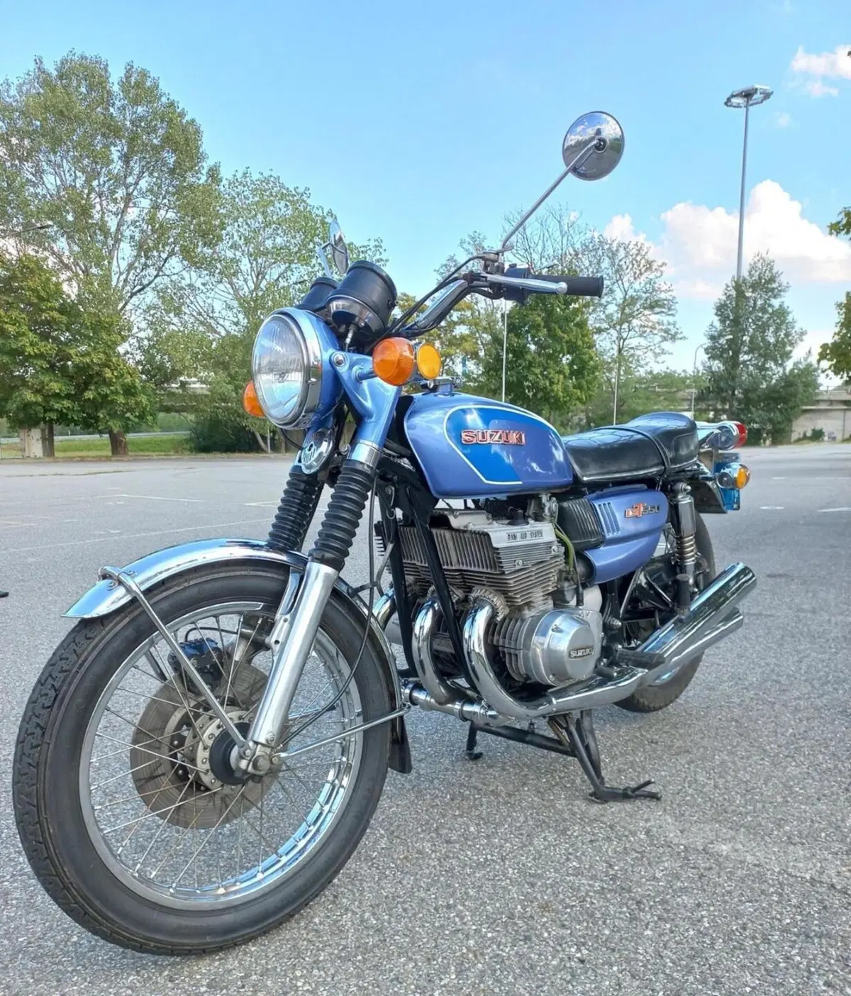 Suzuki Gt 550k