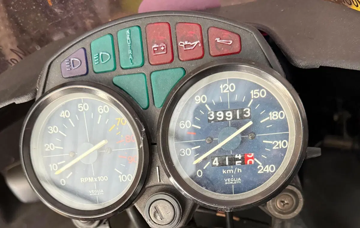 Moto Guzzi V65 SP (5)
