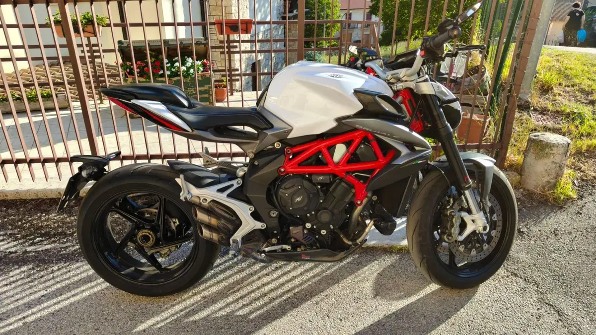 MV Agusta Brutale 800 EAS ABS (2016 - 19) (5)