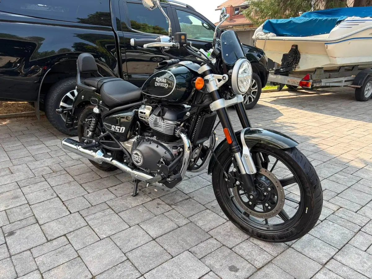 Royal Enfield Super Meteor 650 (2023 - 26) (2)