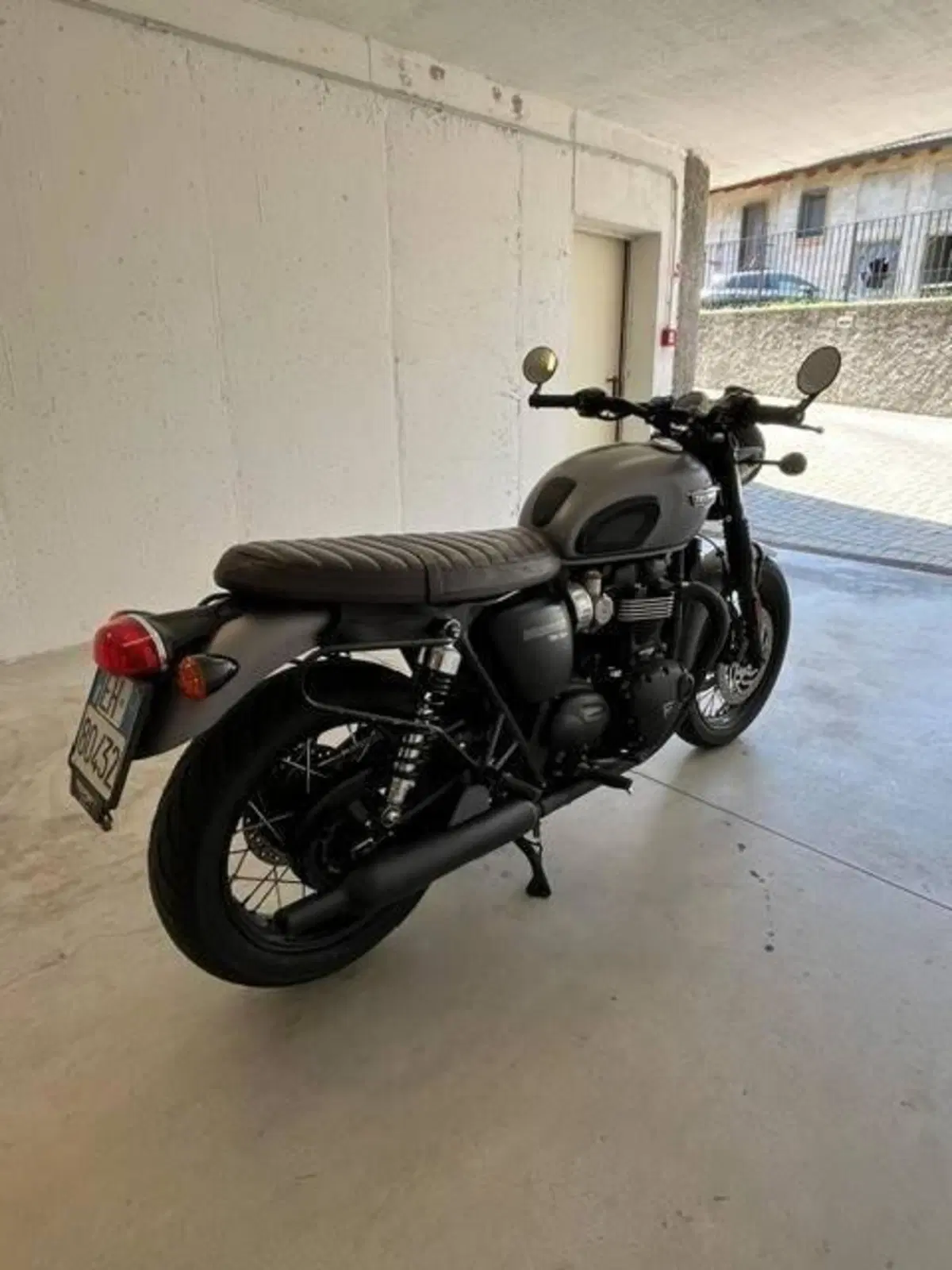 Triumph Bonneville T120 Black (2017 - 20) (5)