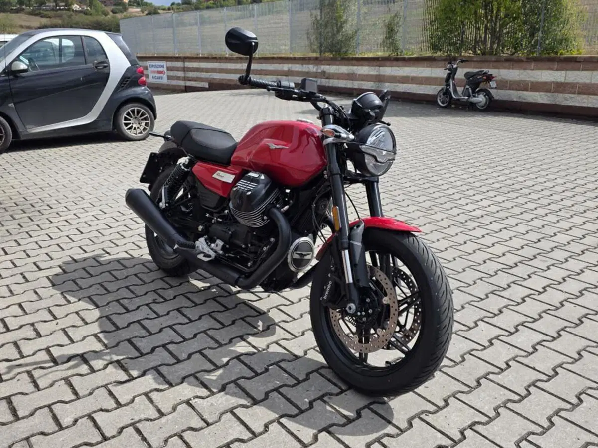 Moto Guzzi V7 Sport (2025 - 26) (2)