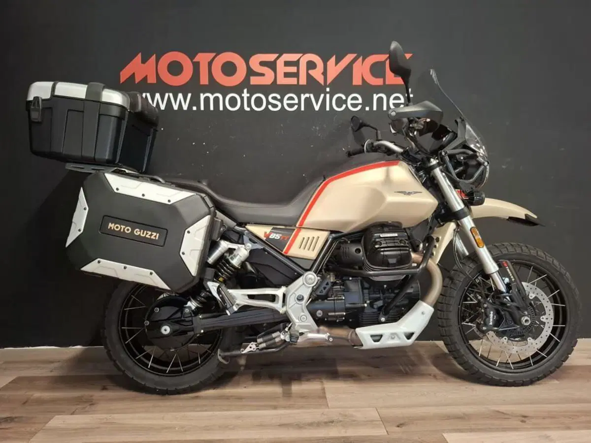 Moto Guzzi V85 TT Centenario (2021 - 22) (4)