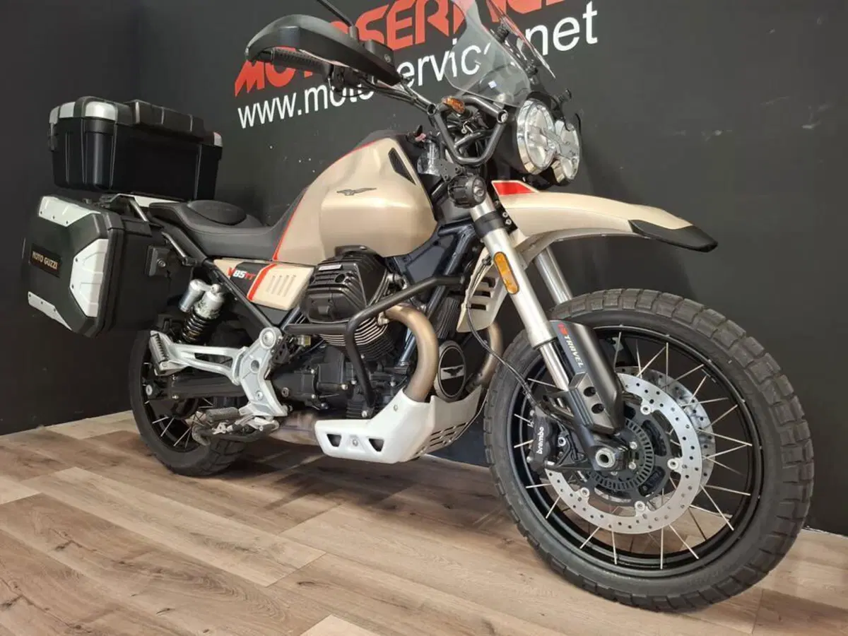 Moto Guzzi V85 TT Centenario (2021 - 22) (6)