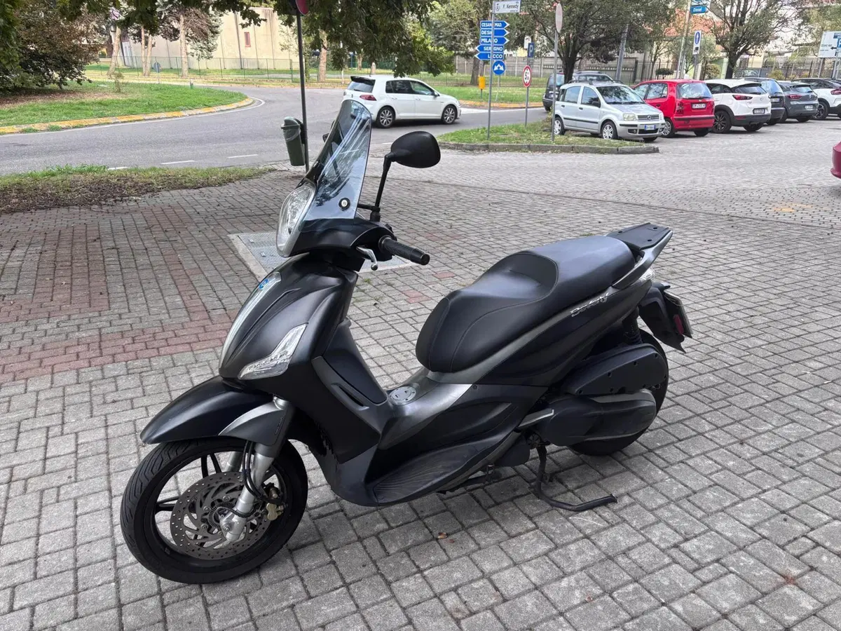 Piaggio Beverly 350 SportTouring ie ABS (2011 - 17) (2)