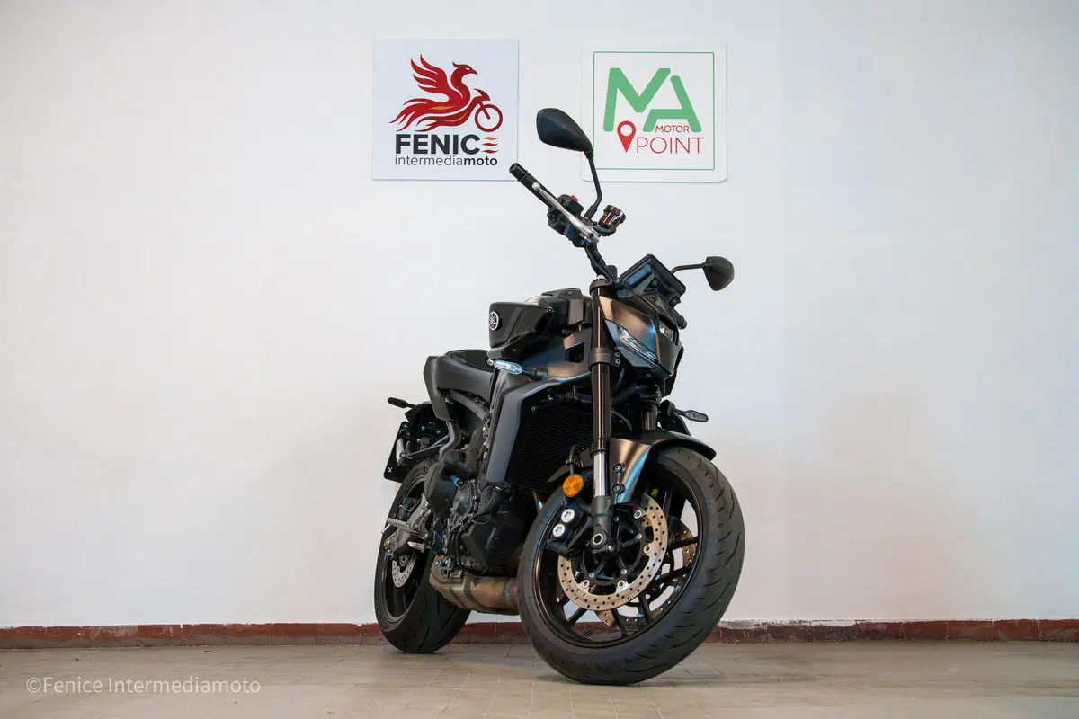 Yamaha MT-09 Y-AMT (2024 - 26) (2)