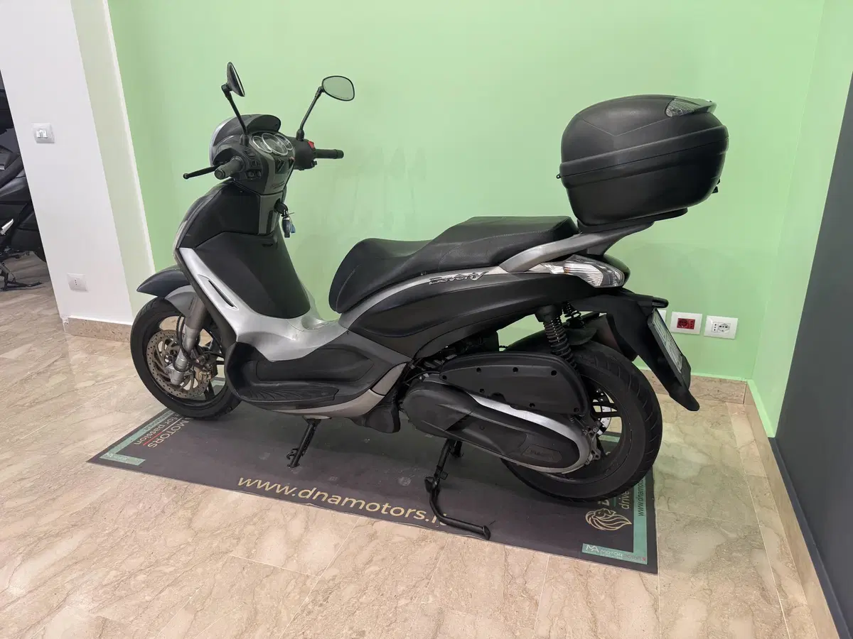 Piaggio Beverly 350 ABS (2016 - 20) (4)