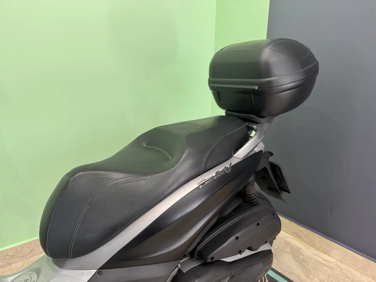 Piaggio Beverly 350 ABS (2016 - 20) (5)