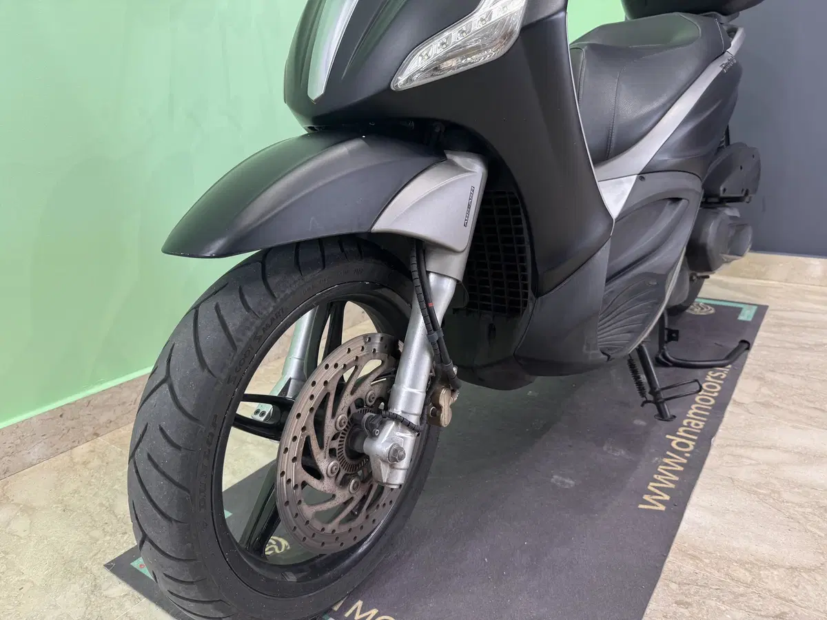 Piaggio Beverly 350 ABS (2016 - 20) (7)
