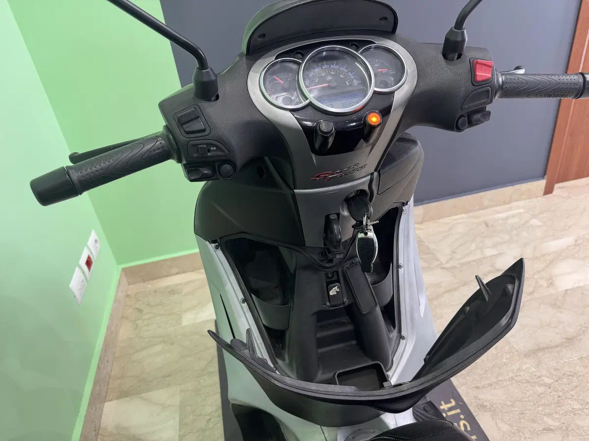 Piaggio Beverly 350 ABS (2016 - 20) (9)