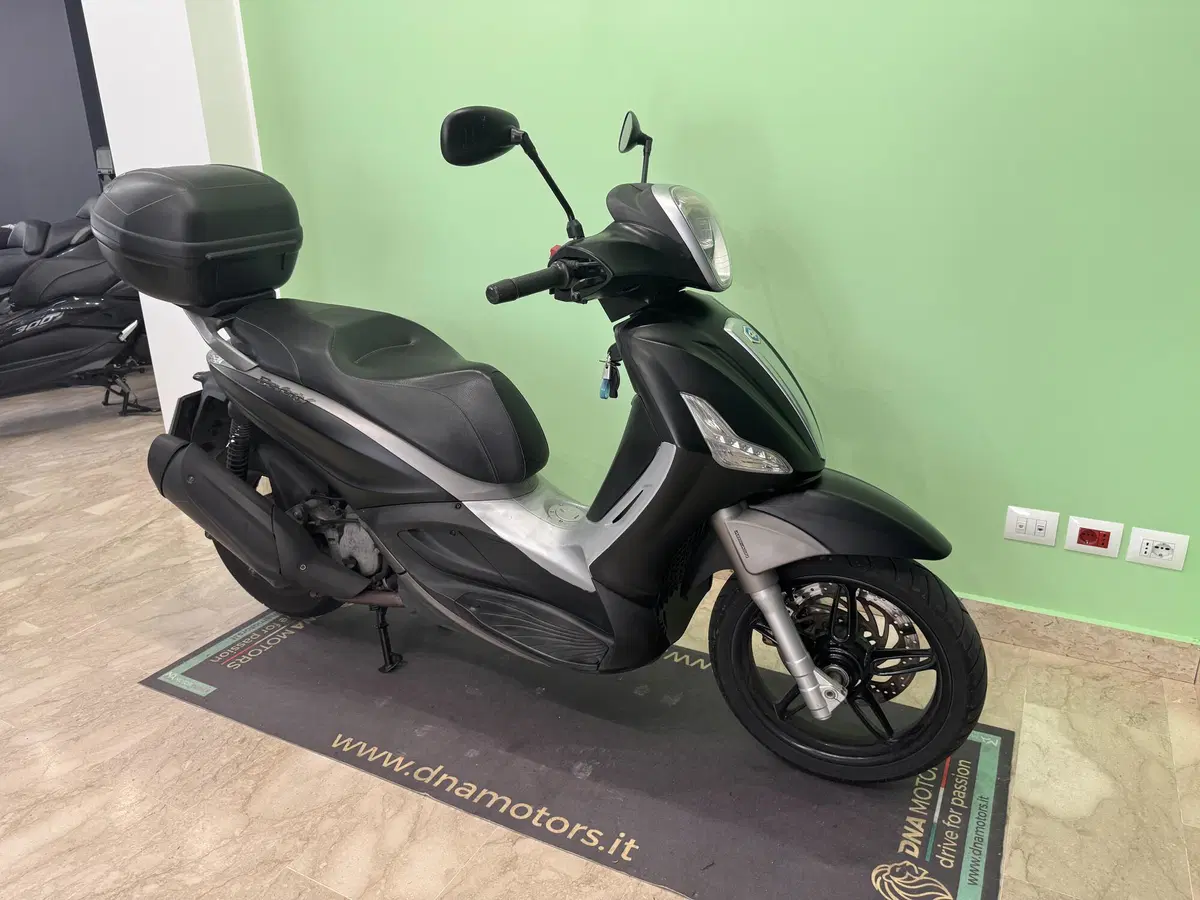Piaggio Beverly 350 ABS (2016 - 20) (12)