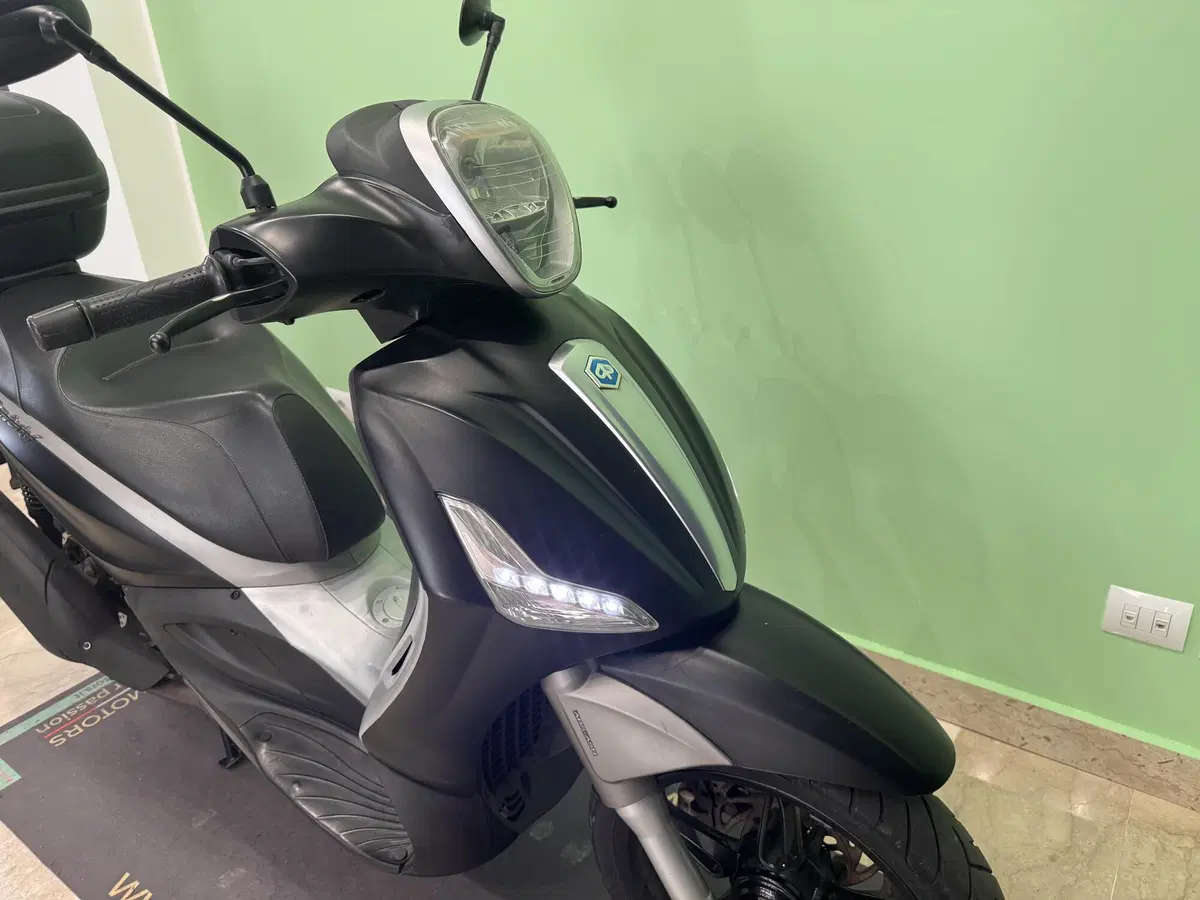 Piaggio Beverly 350 ABS (2016 - 20) (15)