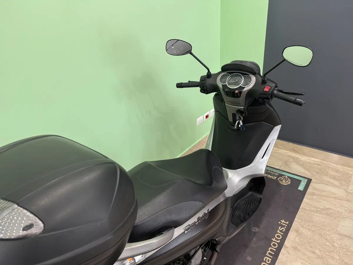 Piaggio Beverly 350 ABS (2016 - 20) (16)