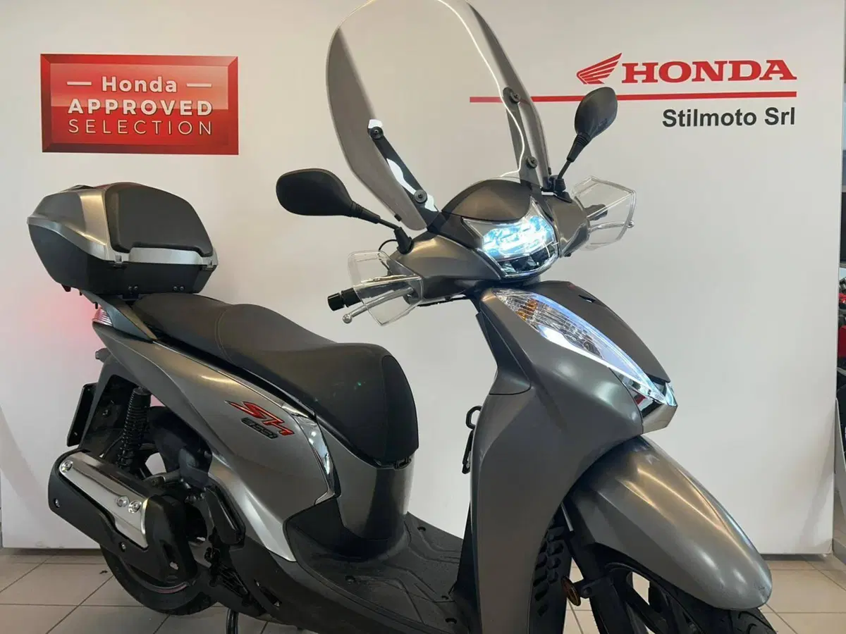 Honda SH 300 i ABS (2016 - 20) (2)