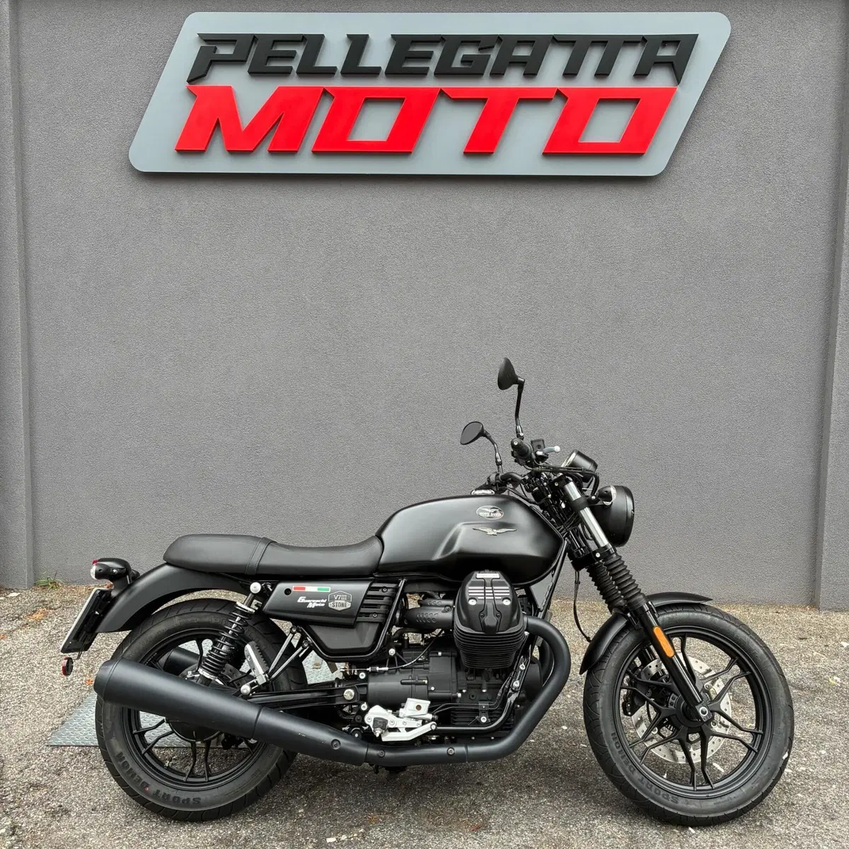 Moto Guzzi V7 III Stone (2017 - 20)
