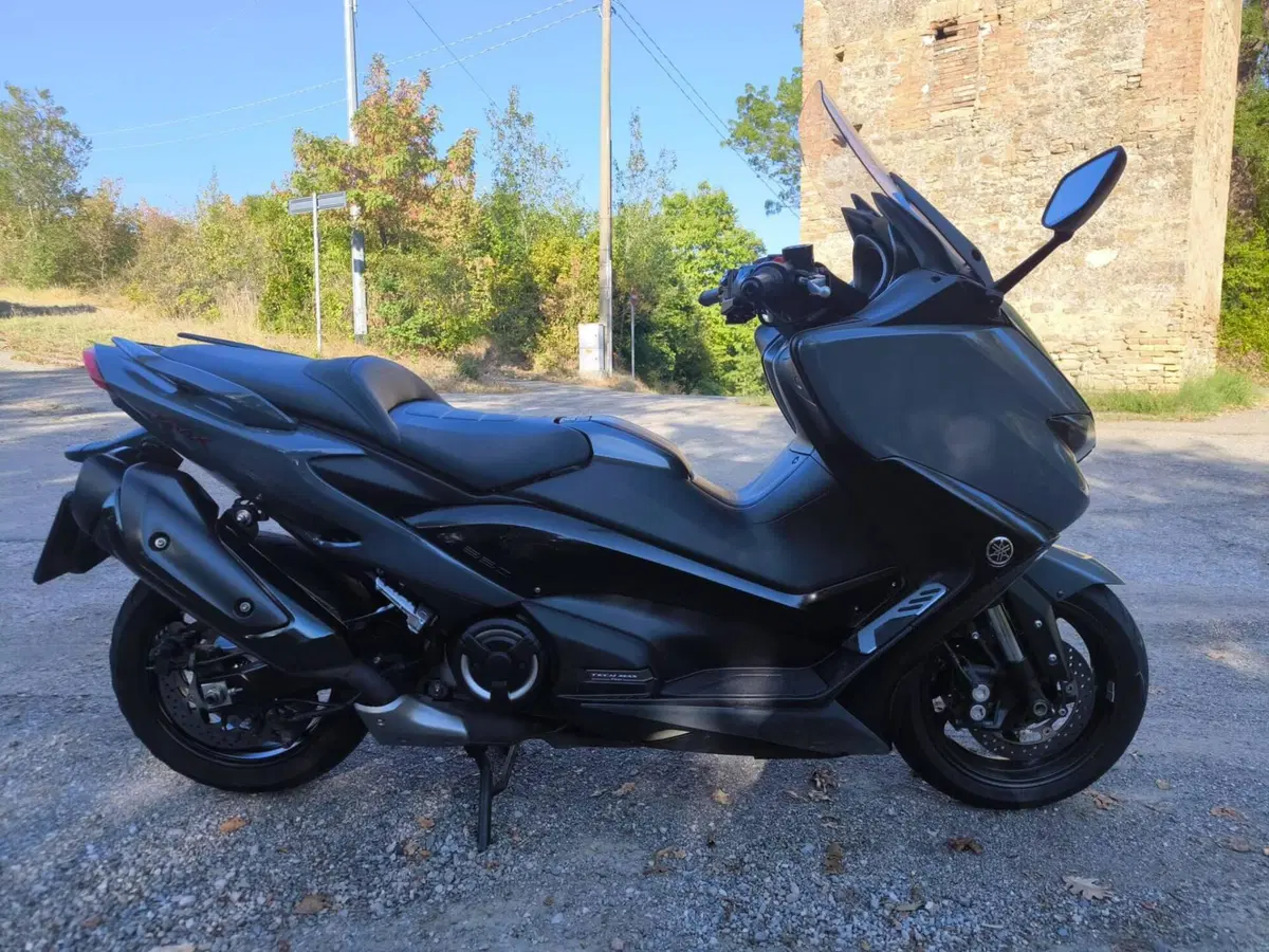 Yamaha T-Max 560 Tech Max (2021)