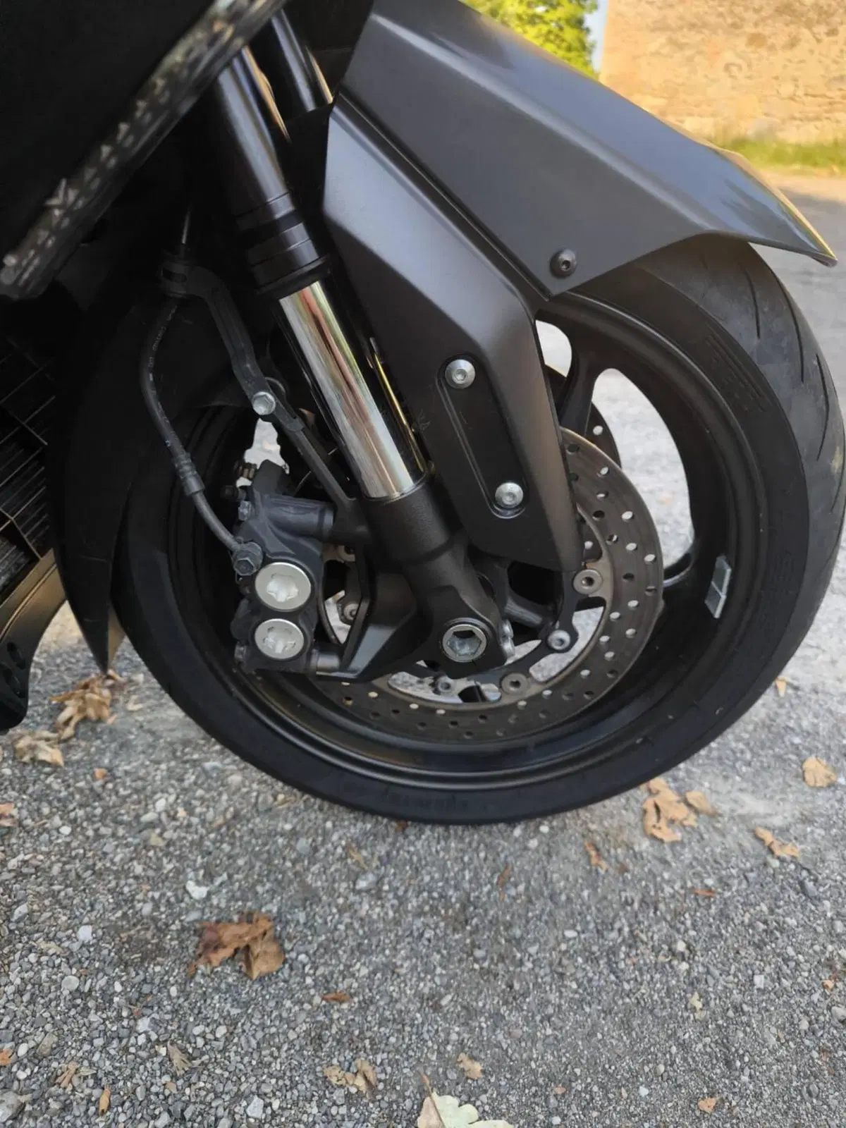 Yamaha T-Max 560 Tech Max (2021) (2)