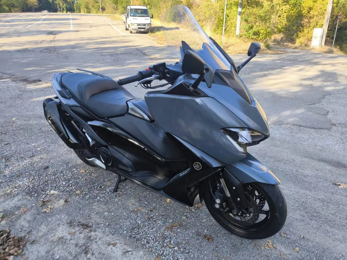 Yamaha T-Max 560 Tech Max (2021) (5)