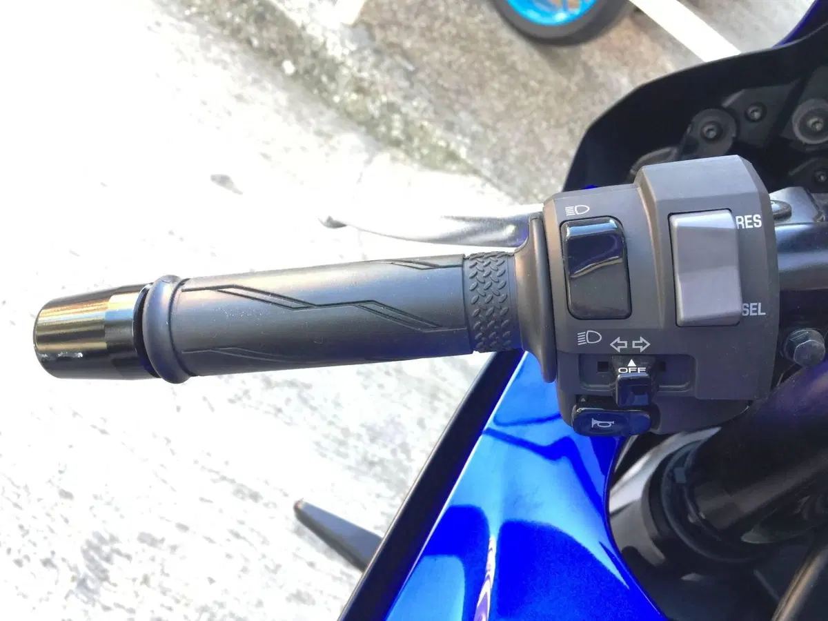 Yamaha YZF R7 (2021 - 25) (12)