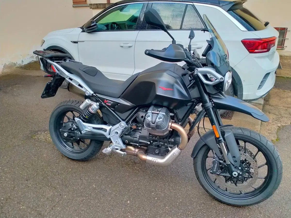 Moto Guzzi V85 Strada (2024 - 26) (3)