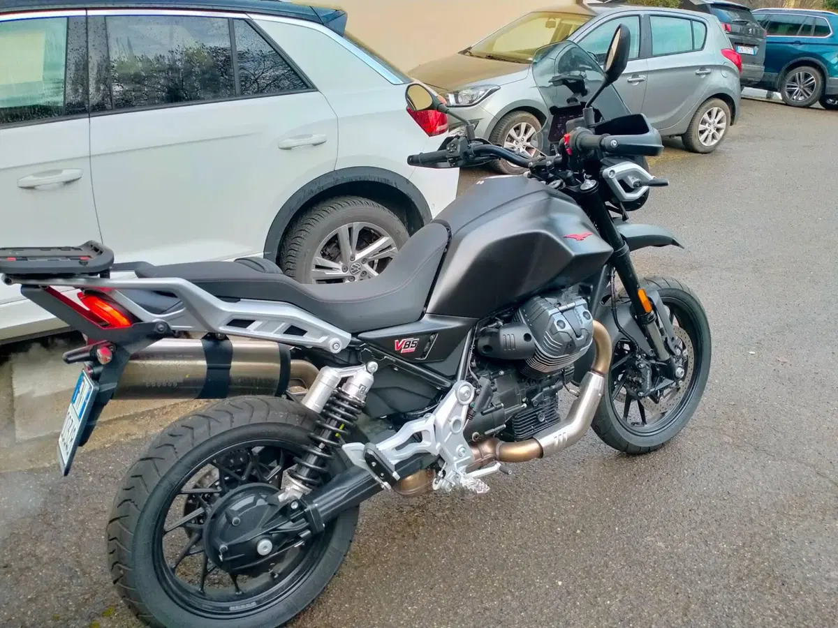 Moto Guzzi V85 Strada (2024 - 26) (5)