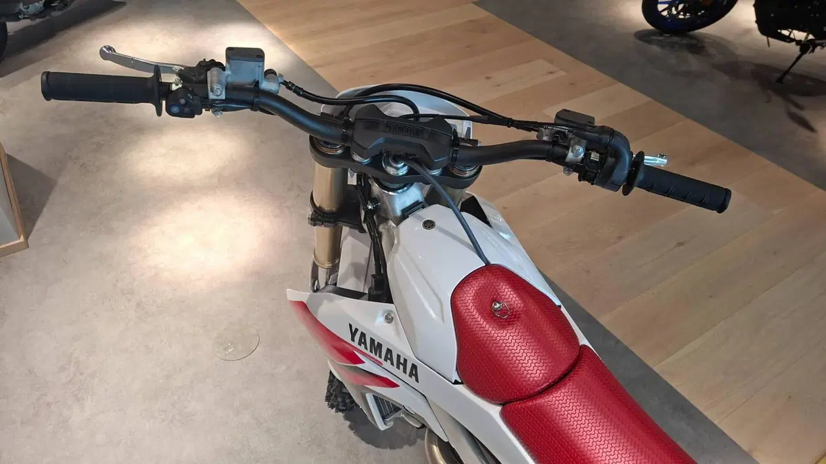 Yamaha YZ 450 F 70th Anniversary Edition (2026) (4)