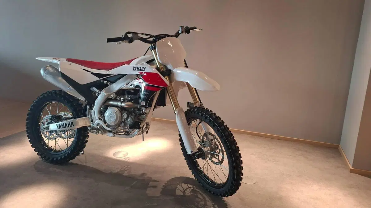 Yamaha YZ 450 F 70th Anniversary Edition (2026) (2)